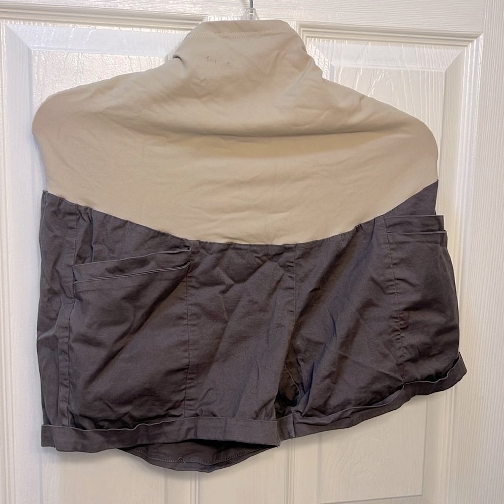 Maternity Shorts Size Large